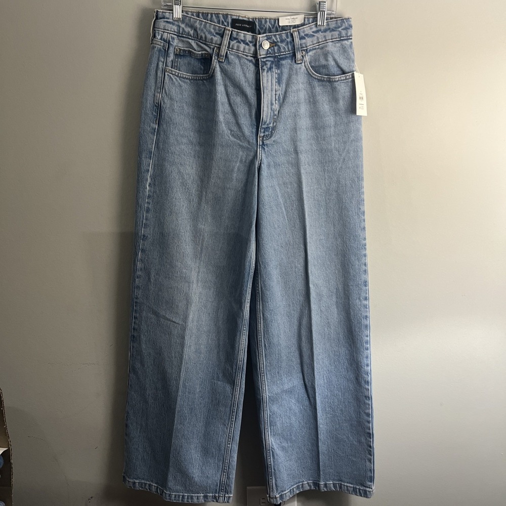 Nwt Free Assembly Women Jeans Light Wash Blue Size 8